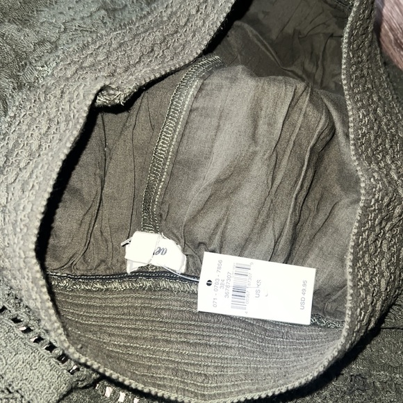 aerie green textured crochet style skirt - Picture 3 of 5